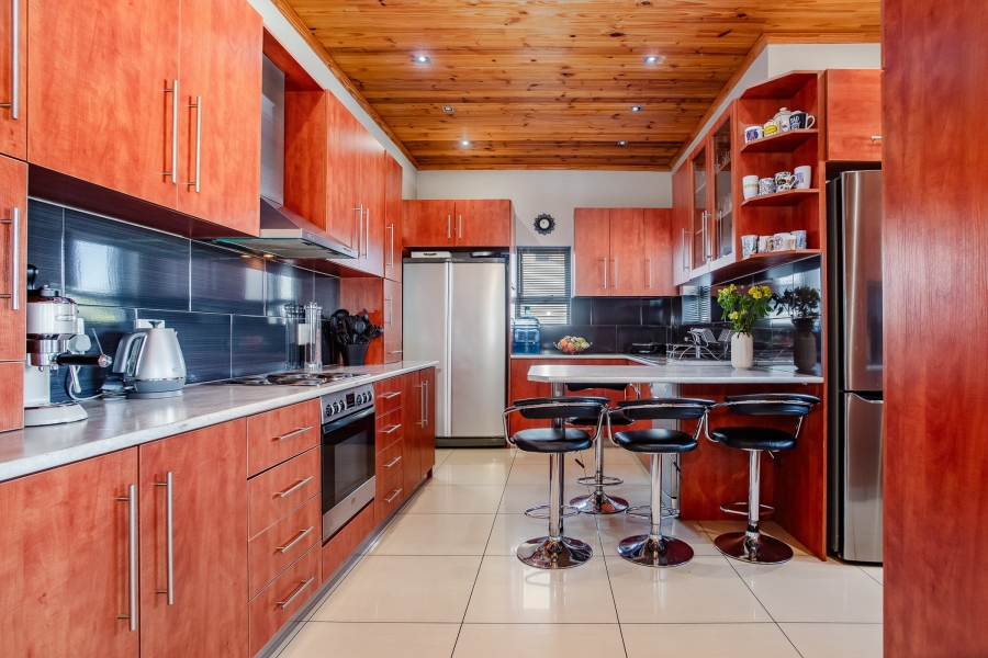 4 Bedroom Property for Sale in Nuwe Uitsig Western Cape